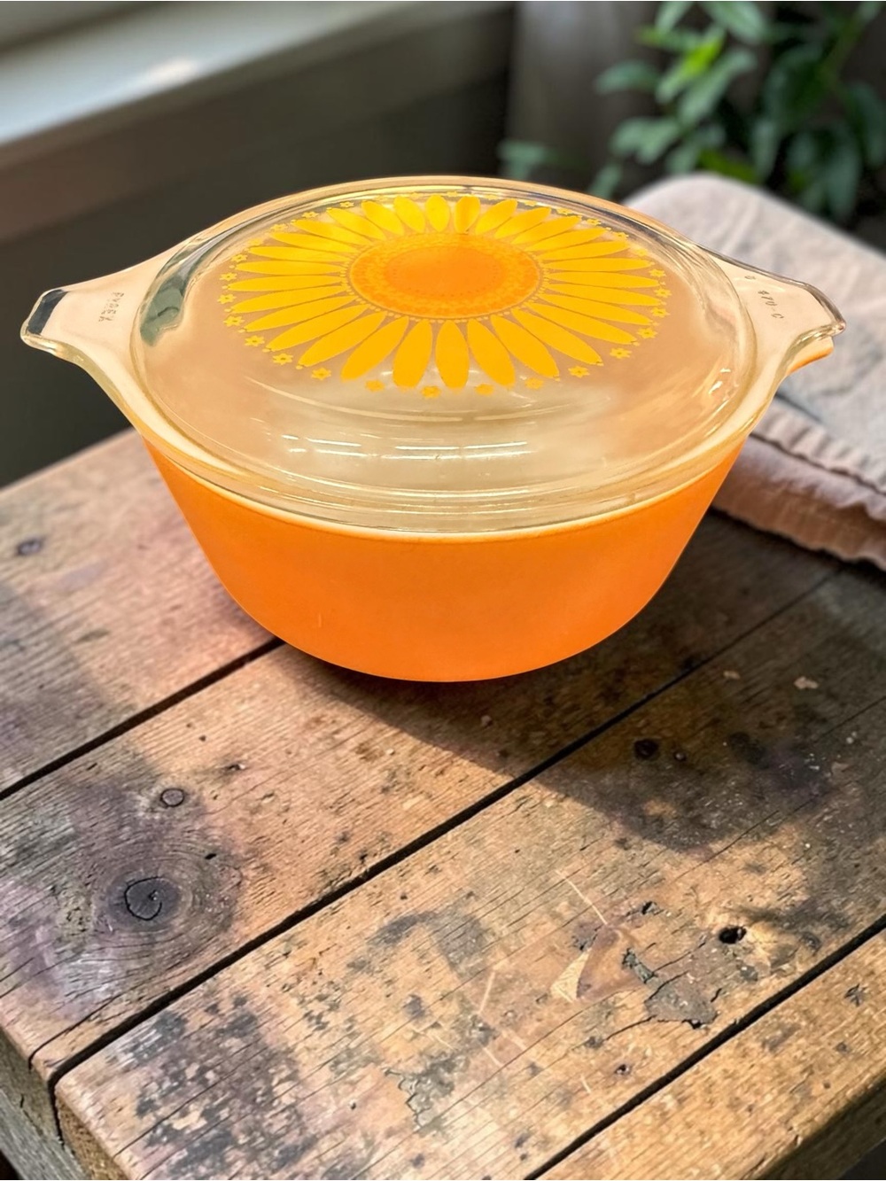 Pyrex Orange Daisy Covered Casserole with Clear Lid